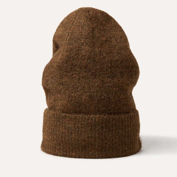 NWT Aritzia Auxiliary Pagosa Beanie Tuque Hat Heather Rose Smoke - Picture 2 of 5